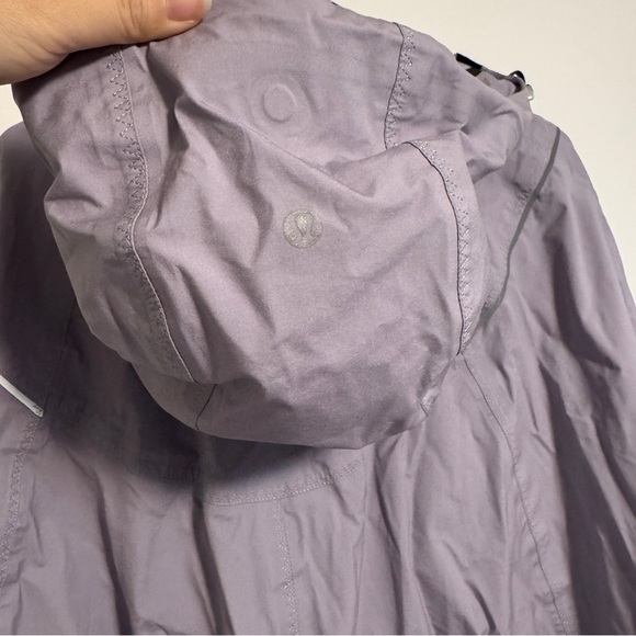 🆕 Lululemon RARE See Me Ride Poncho - Lavender Grey - Picture 9 of 11